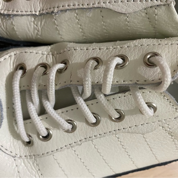 Women's White and Blue Leather Casual Sneakers Shoes size 38 - Picture 4 of 7